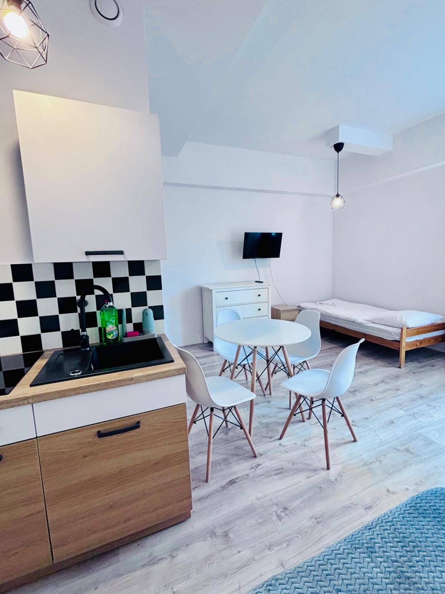Gosciniec I Restauracja Salton Homestay