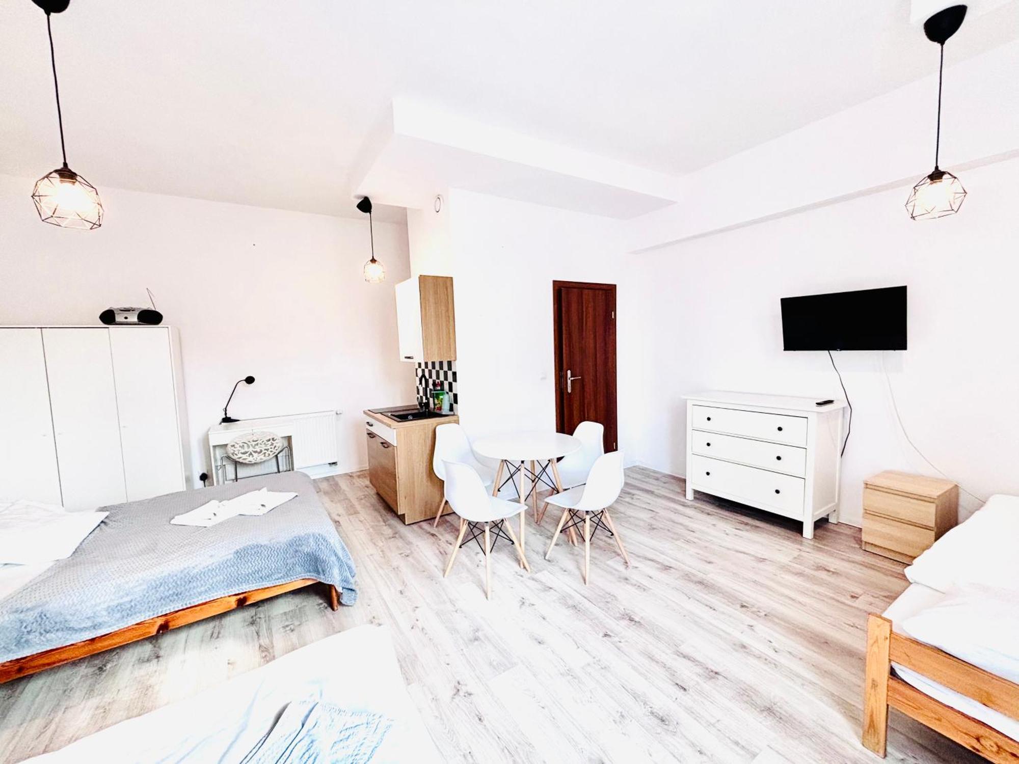 Gosciniec I Restauracja Salton Homestay *