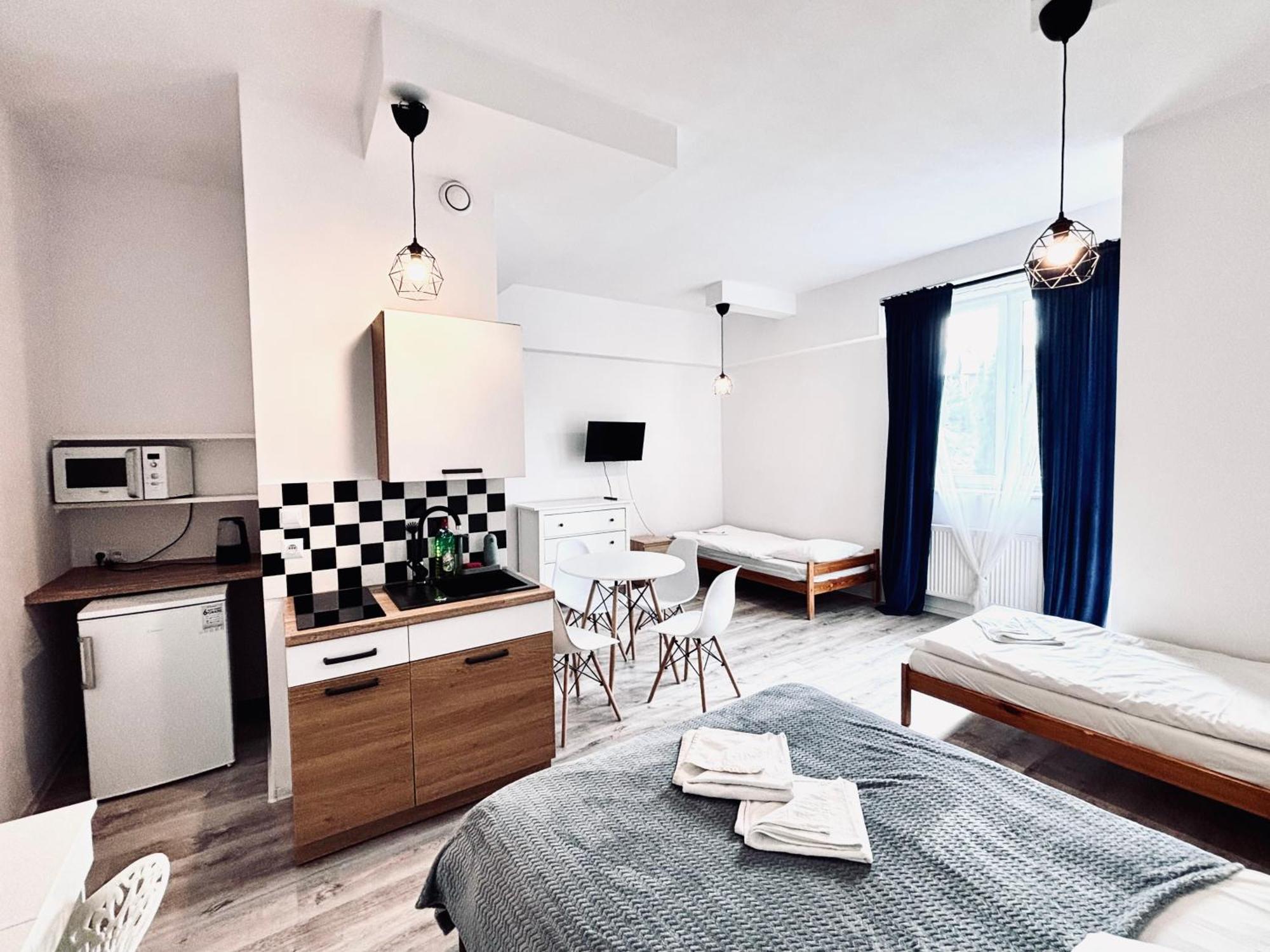 Gosciniec I Restauracja Salton Homestay